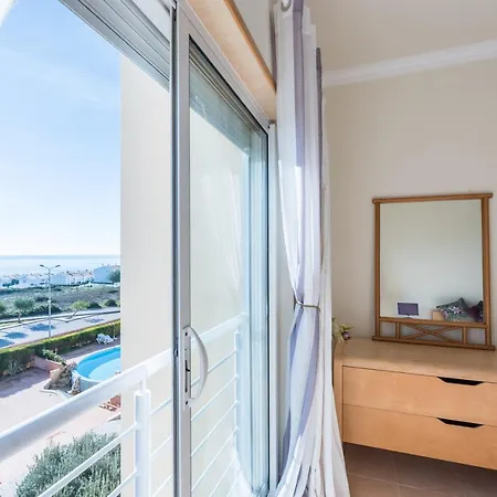 Amazing With Pool And Sea View!